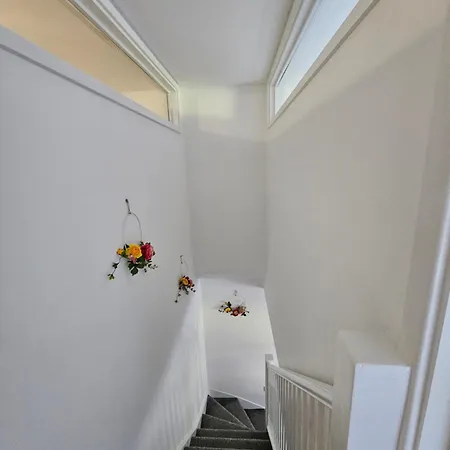 Luxury One Bedroom Maisonette With Extra Connected Bedroom In Stevenage Centre Exterior photo