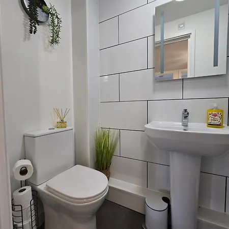 Luxury One Bedroom Maisonette With Extra Connected Bedroom In Stevenage Centre Exterior photo