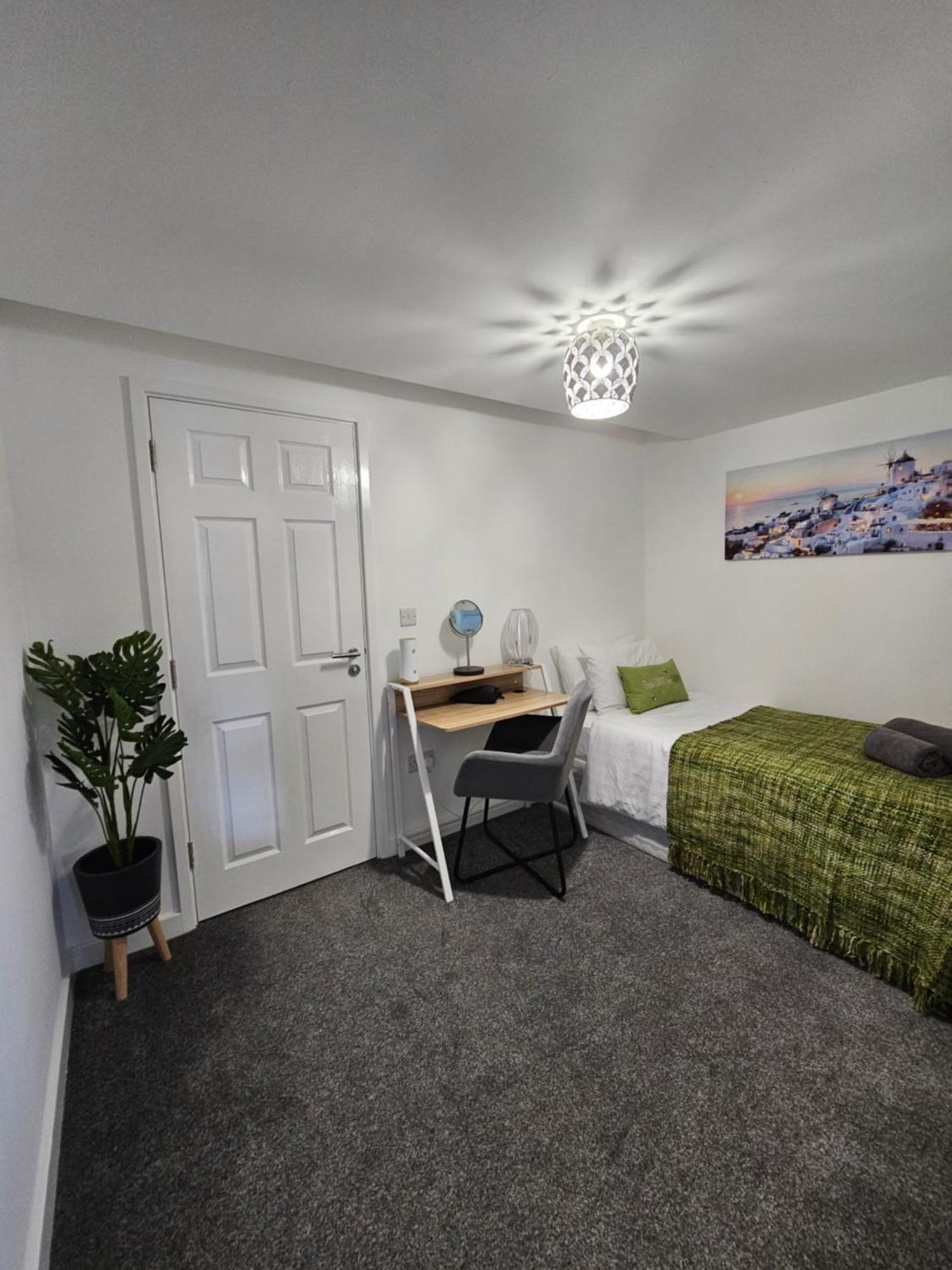 Luxury One Bedroom Maisonette With Extra Connected Bedroom In Centre Stevenage