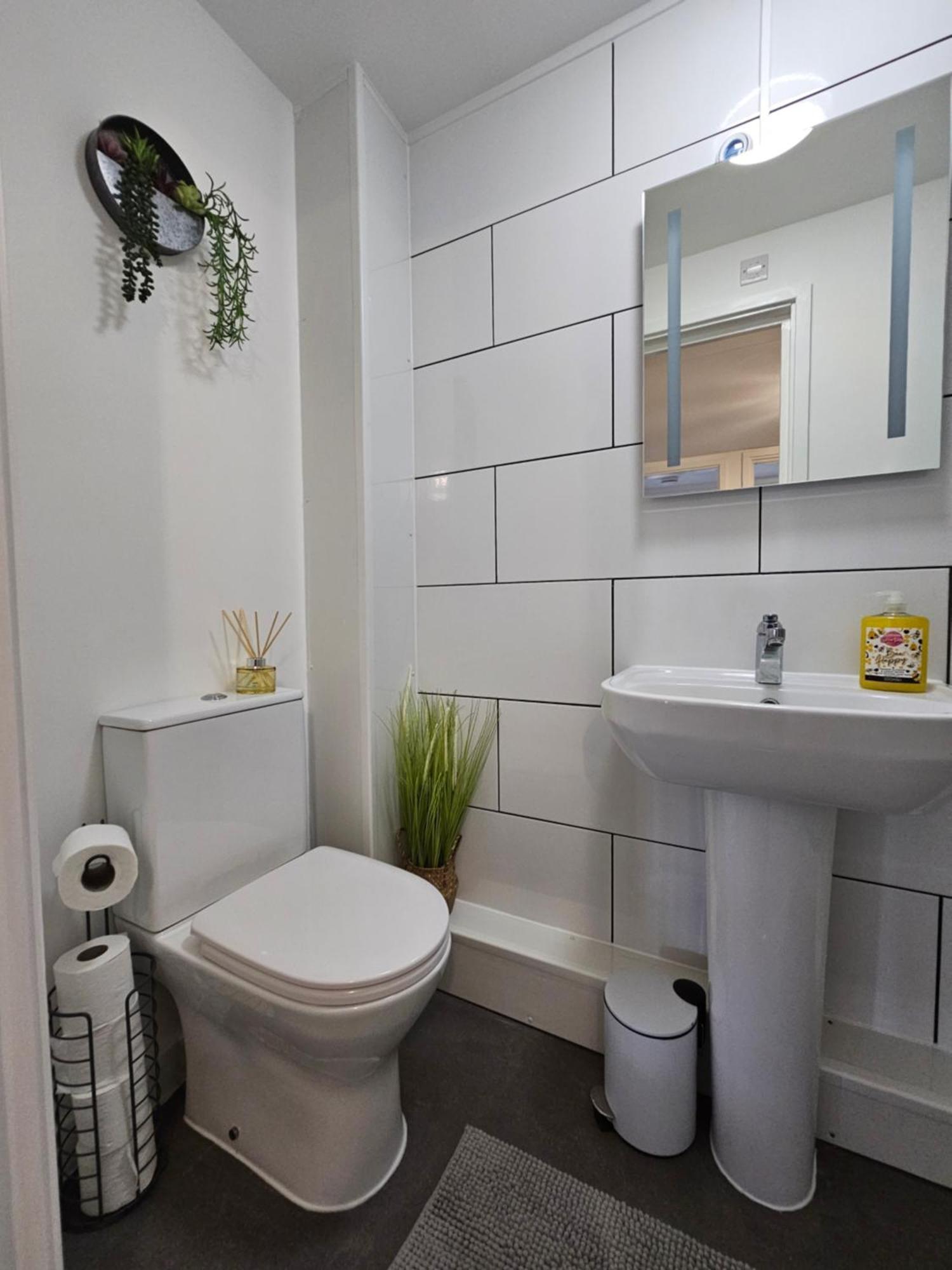 Luxury One Bedroom Maisonette With Extra Connected Bedroom In Centre