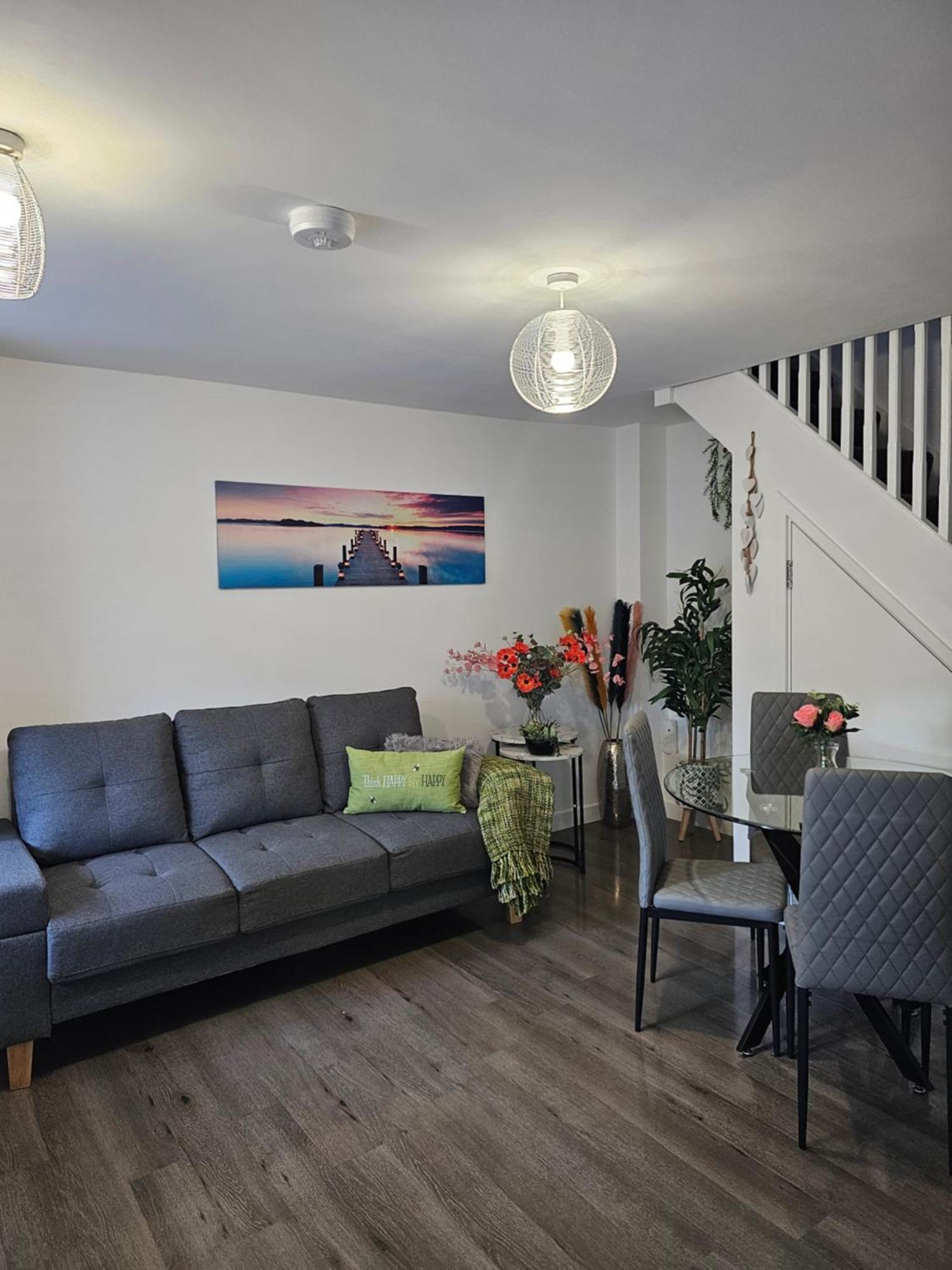 Luxury One Bedroom Maisonette With Extra Connected Bedroom In Centre * Stevenage